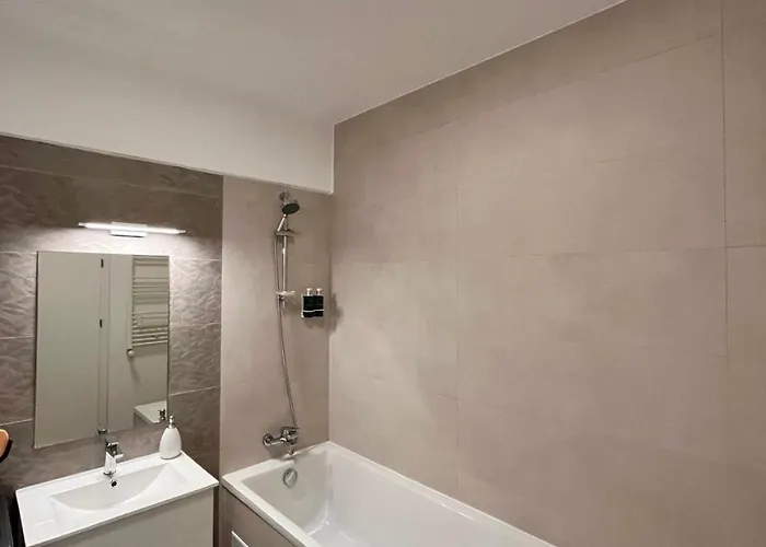 Apartment The Butterfly Suite, Near Arenele Romane & Constitution Square