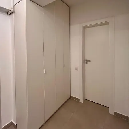 The Butterfly Suite, Near Arenele Romane & Constitution Square Appartement Bucarest