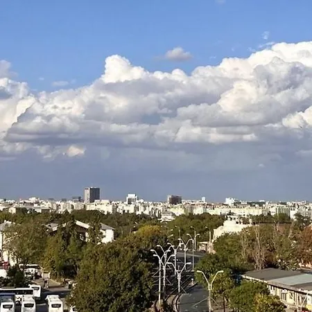 The Butterfly Suite, Near Arenele Romane & Constitution Square Appartement Bucarest