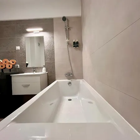 The Butterfly Suite, Near Arenele Romane & Constitution Square Apartmán Bukurešť