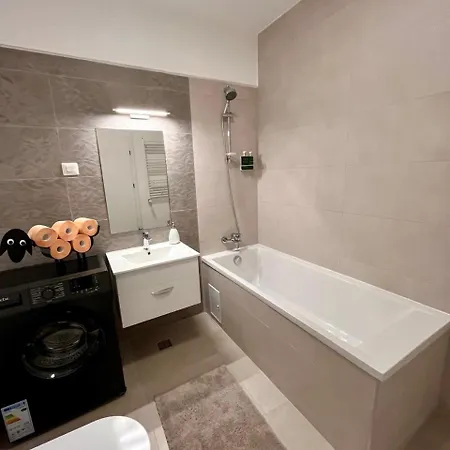 Апартаменти The Butterfly Suite, Near Arenele Romane & Constitution Square *