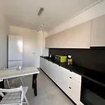 Апартаменти The Butterfly Suite, Near Arenele Romane & Constitution Square